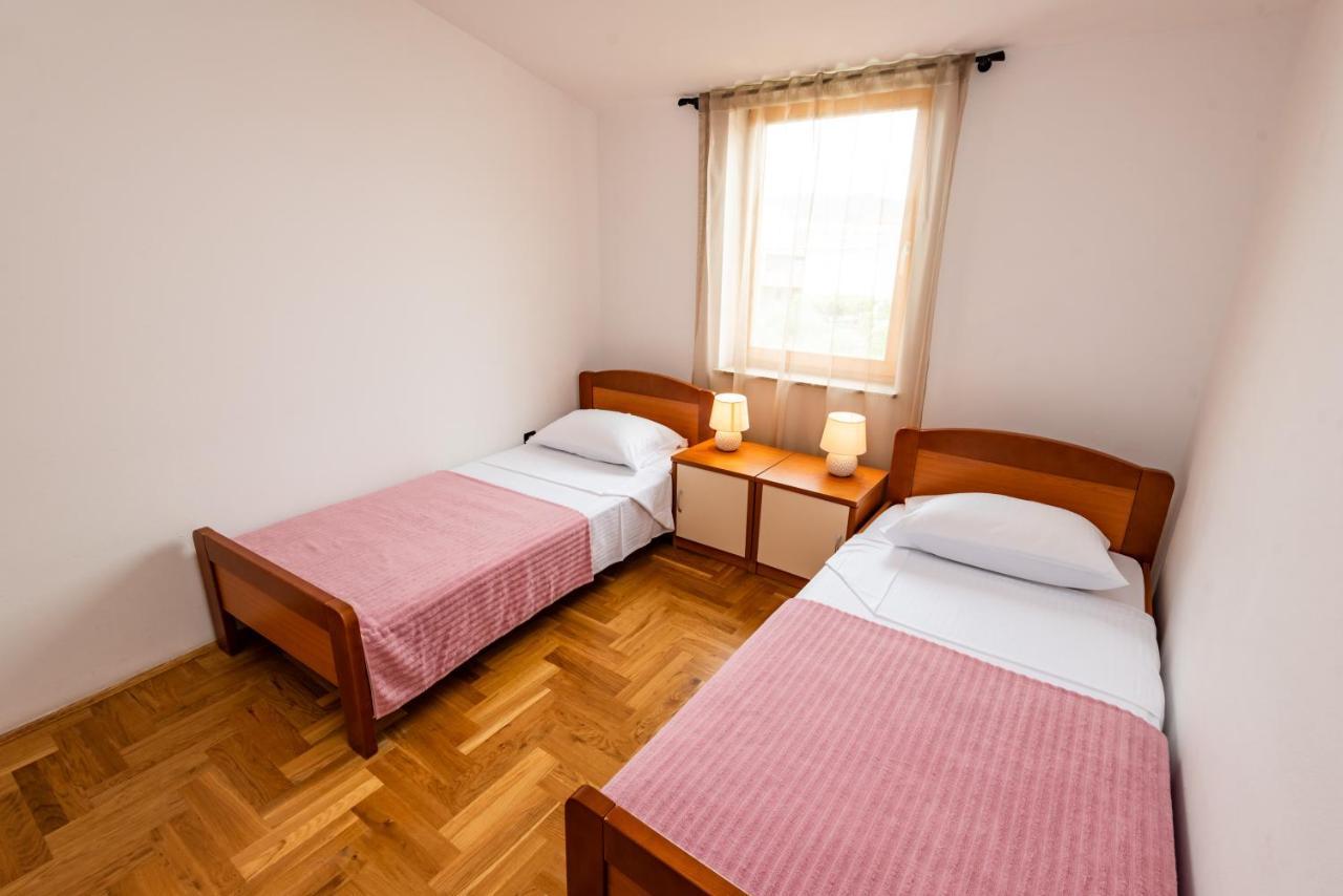 Apartments Smiljanic Tribunj  Exterior photo