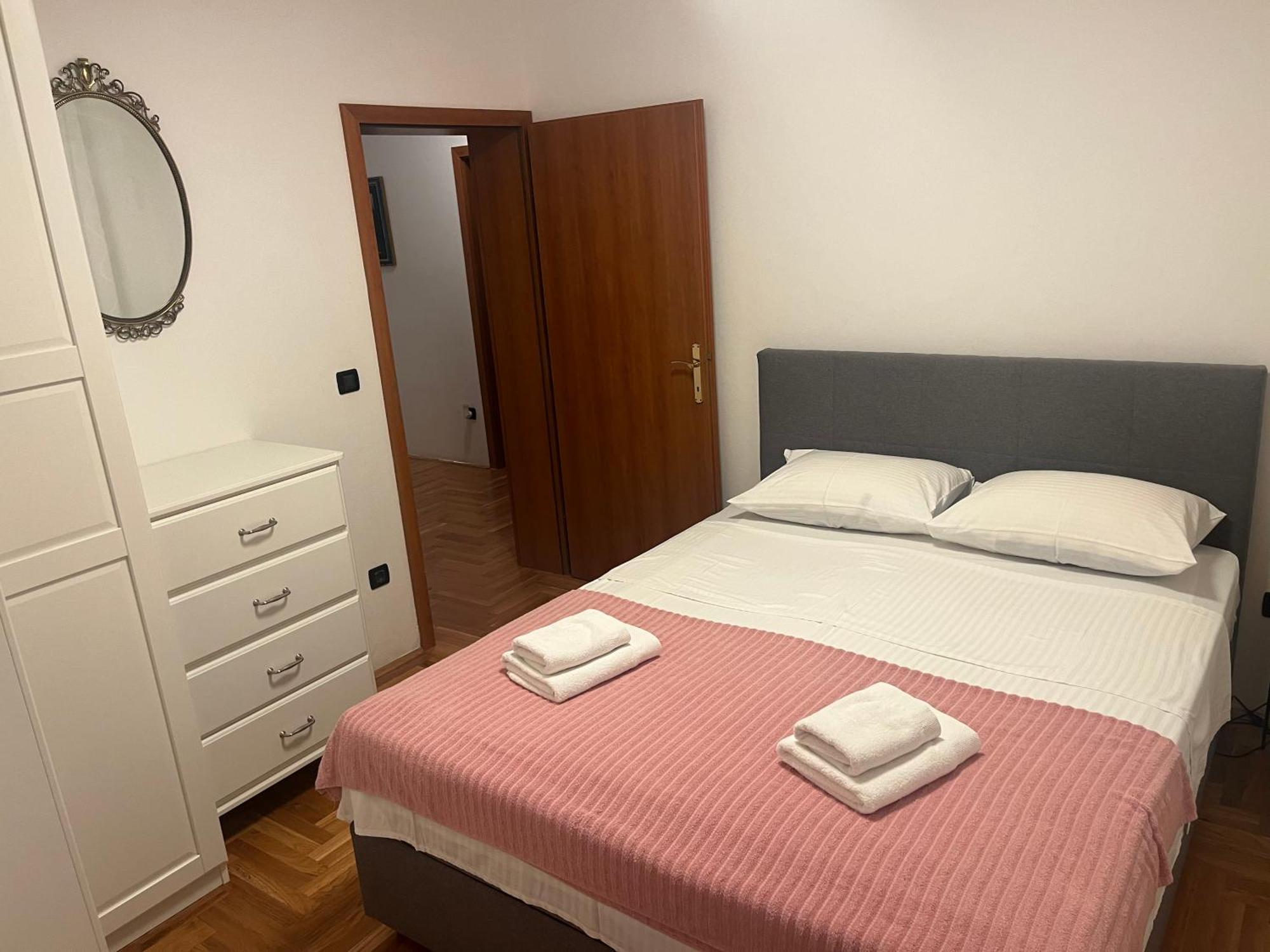 Apartments Smiljanic Tribunj  Exterior photo